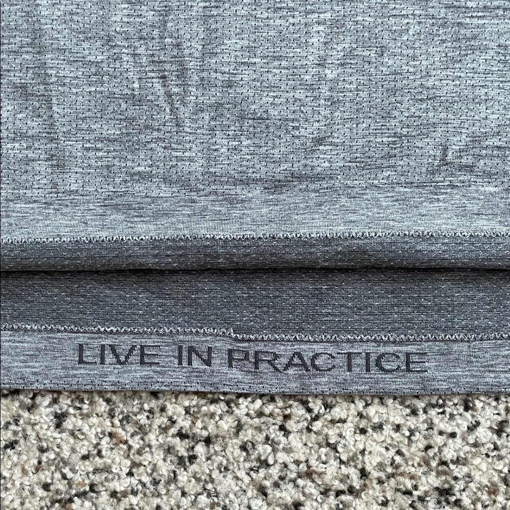 Lululemon gray vent collared shirt wicking material men’s size medium - Picture 3 of 6